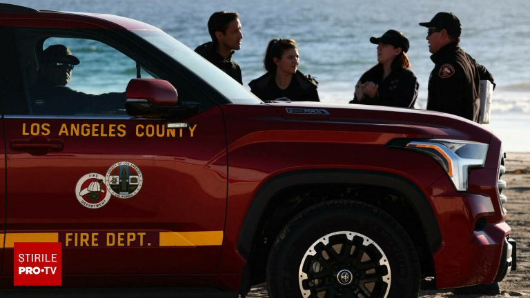 Incendiile din los angeles un sat pe plaja din malibu gazduieste mii de pompieri