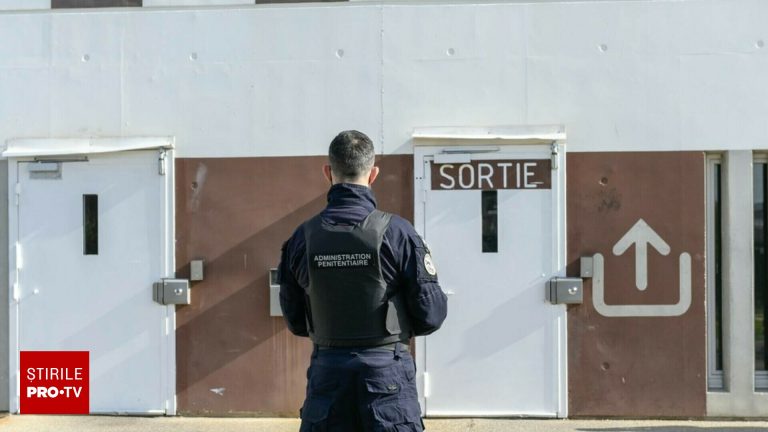 Luare de ostatci intr o inchisoare din Franta