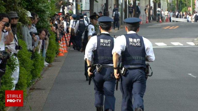 Opt persoane ranite in Japonia lovite cu ciocanul in campus agresor prins