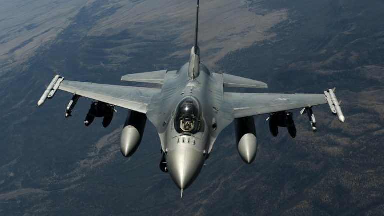 Performanta uimitoare a unui pilot ucrainean pe F 16 pregatit in SUA Este o premiera istorica