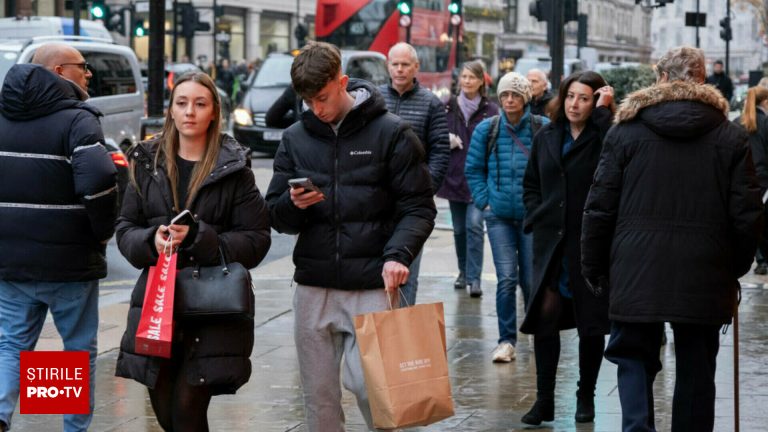 Sondaj in Marea Britanie Un britanic din cinci intre 18 si 45 de ani prefera lideri autoritari in locul democratiei