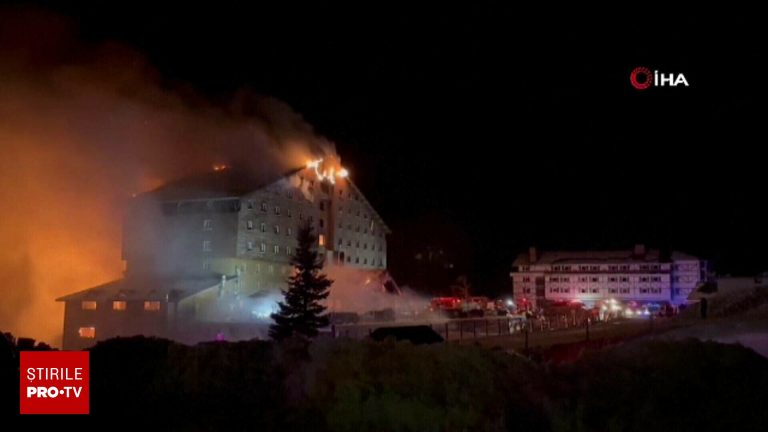 Zeci de morti si raniti intr un incendiu la hotel in Turcia