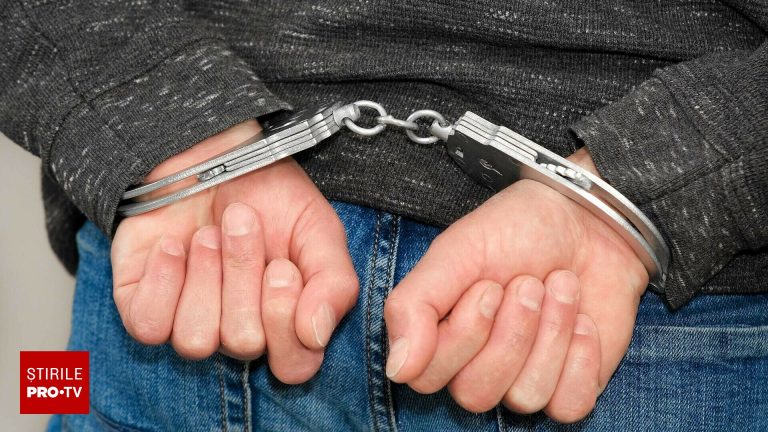 Om de afaceri rus condamnat la 6 ani pentru camasi de proasta calitate livrate politiei