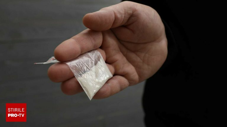 Profesor surprins vanzand cocaina in Italia