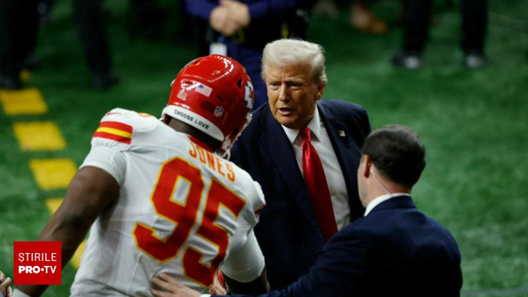Trump a urcat in tribune la Super Bowl in urale si huiduieli iar la final a ironizat o online pe Taylor Swift
