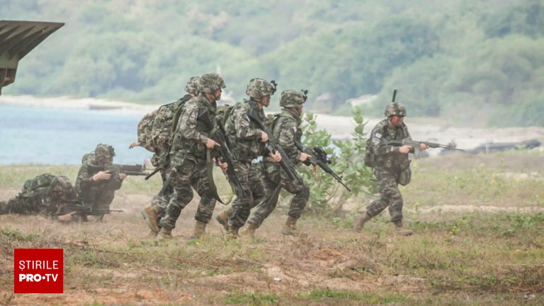 Un ofiter ucrainean spune ca soldatii nord coreeni se comporta ciudat in lupta unii alergand inainte si inapoi
