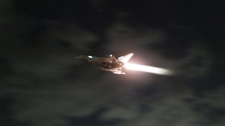 Armata israeliana confirma interceptarea unei rachete din Yemen