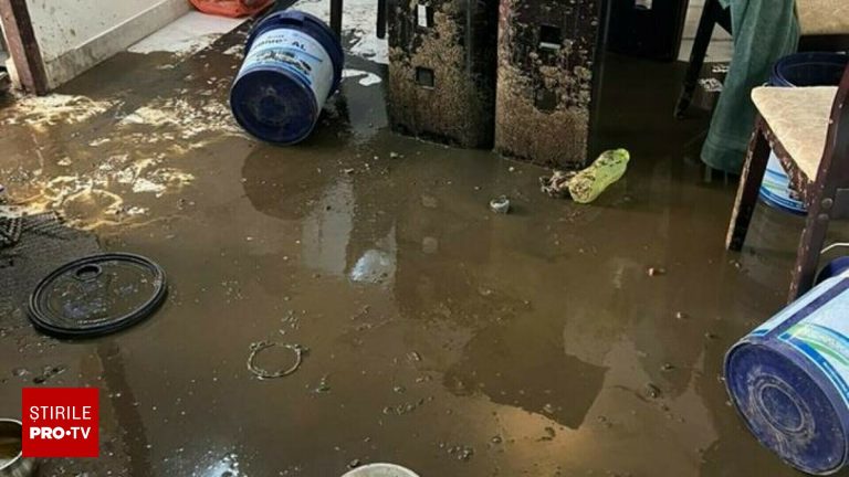 Casa unui YouTuber indian celebru vandalizata dupa expunerea unei escrocherii guvernamentale FOTO