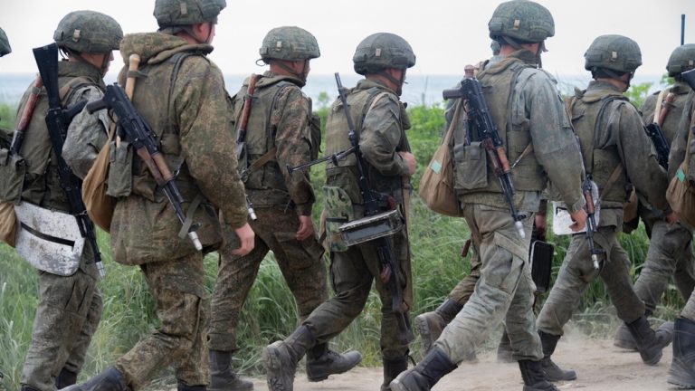 Militari rusi condamnati pentru uciderea unei ucrainence
