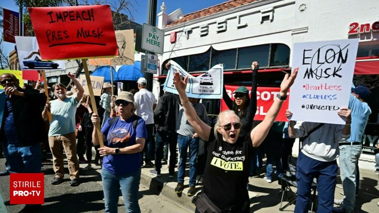 Proteste anti Musk in SUA dupa concedieri masive