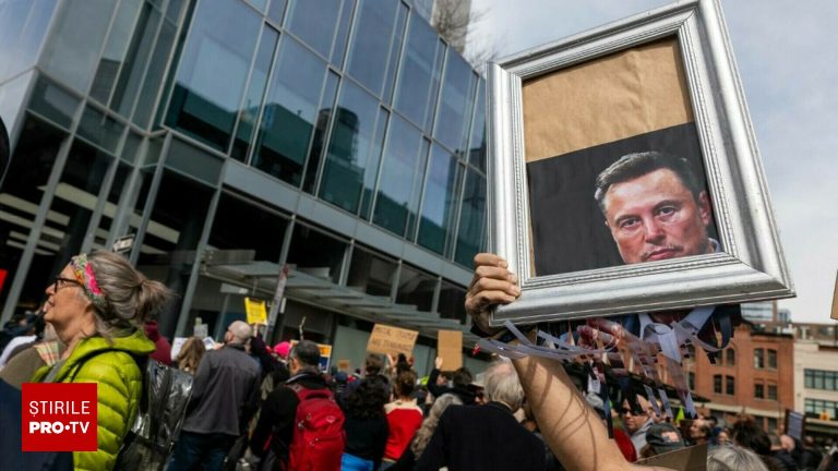 Proteste anti Musk in fata unui showroom Tesla din Washington Manifestatiile s au extins in alte orase din SUA
