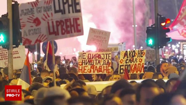 Protestele continua in Serbia mii de oameni pe strazi pentru victimele tragediei din gara Novi Sad VIDEO