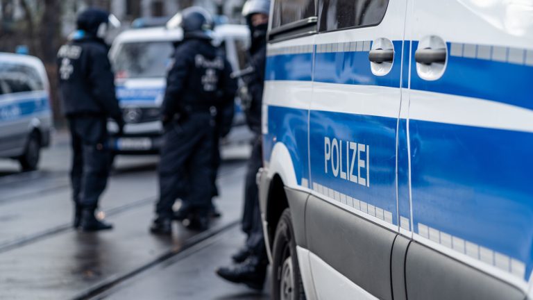 15 scoli din Germania inchise din cauza amenintarilor extremiste