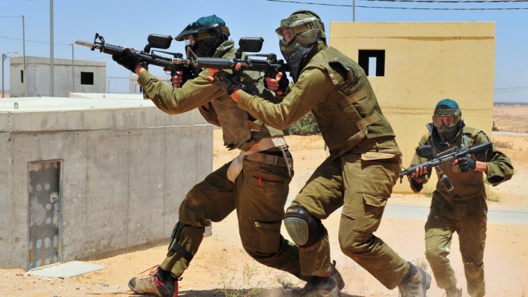 Armata Israelului Orasul Rafah este complet inconjurat