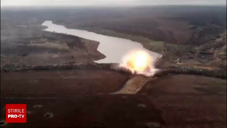 Momentul in care Rusia bombardeaza un baraj propriu
