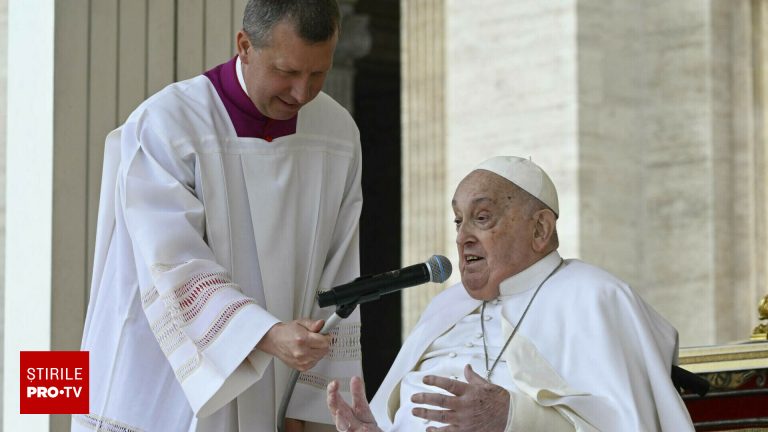 Papa Francisc a multumit medicilor pentru salvarea vietii