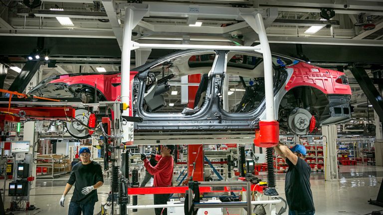 Un detaliu neasteptat ar putea costa soferii Tesla mii