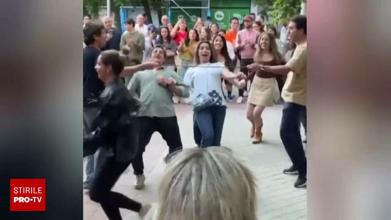 Viata fara internet Spaniolii au cantat si dansat