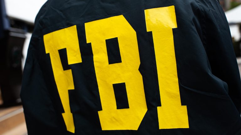 Angajat al Departamentului Apararii arestat pentru spionaj