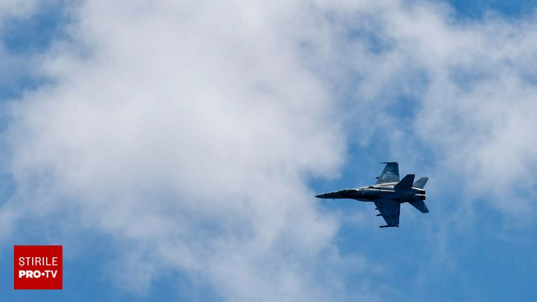 Avion militar japonez s a prabusit intr un lac
