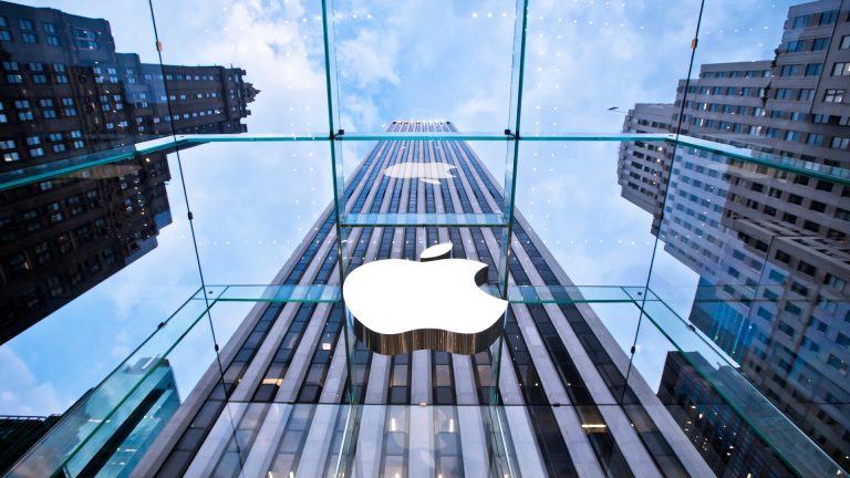 Comisia Europeana impune amenzi Apple pana la conformare