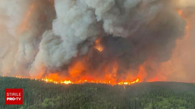 Evacuare masiva in Canada din cauza incendiilor de vegetatie