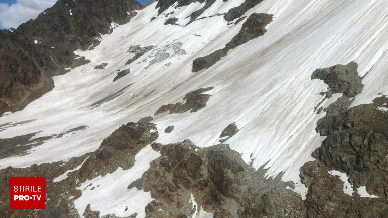 O avalansa a ingropat un sat din Elvetia