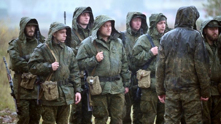 Putin dezvaluie numarul rusilor care se inroleaza lunar