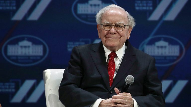 Sfarsitul unei ere Warren Buffet se retrage la 94 de ani Cine ii va succeda la conducerea Berkshire Hathaway
