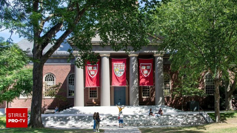 Un judecator anuleaza blocarea inscrierii studentilor straini Harvard