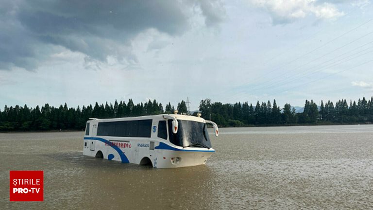 Alerte rosii de inundatii in China afecteaza mii de locuitori FOTO