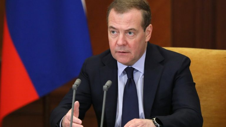 Medvedev raspuns la acuzatiile lui Trump Rusia nu va furniza arme nucleare Iranului