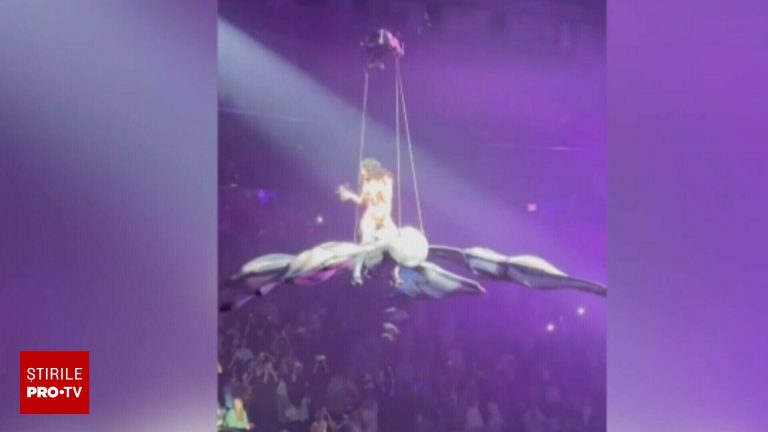 Clipe dificile pentru Katy Perry fluturii s au miscat brusc