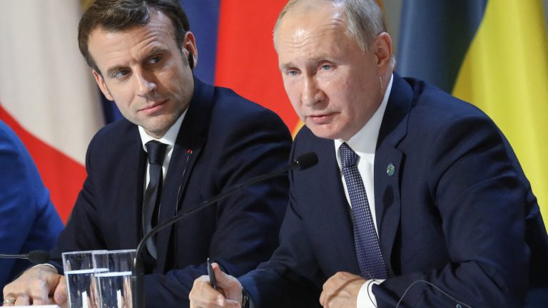 Emmanuel Macron si Vladimir Putin prima discutie telefonica din 2022