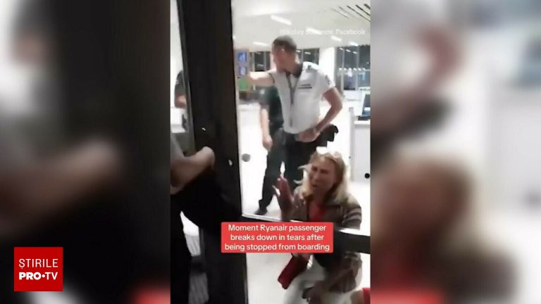 Pasagera plange si loveste o usa la aeroport VIDEO