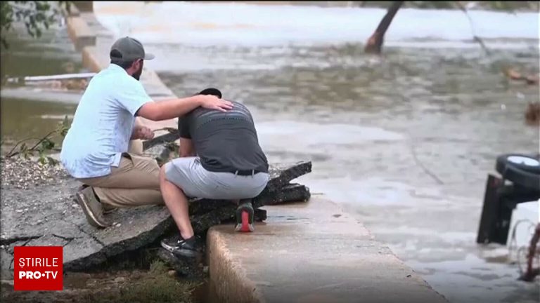 Zeci de copii au murit în inundațiile din Texas Zeci de copii au murit in inundatiile din Texas