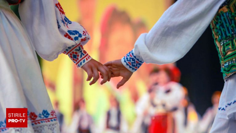 Zeci de mii de romani la festivalul din America