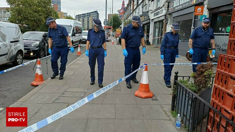 Doi arestai inclusiv un minor de 15 ani pentru incendiere la un restaurant din Londra