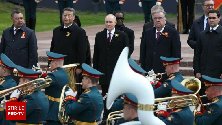 Liderii lumii la marea parada militara chineza