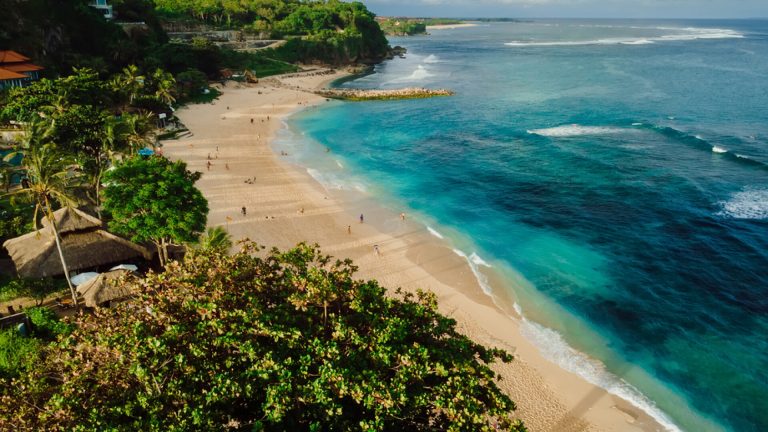 O turista canadiana a orbit dupa un cocktail in Bali