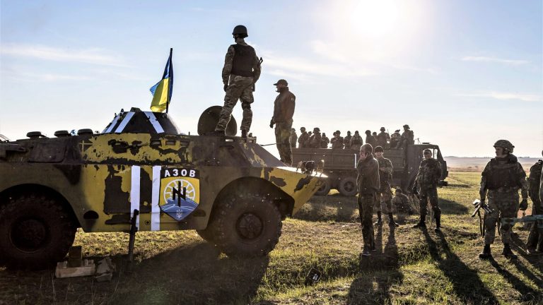 Operatiune de succes a ucrainenilor Batalionul Azov prinde 1000 de inamici