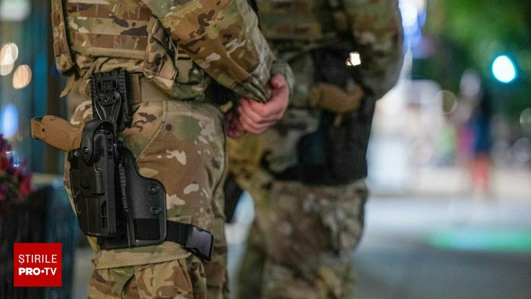 Trupe din Garda Nationala a SUA poarta arme in Washington