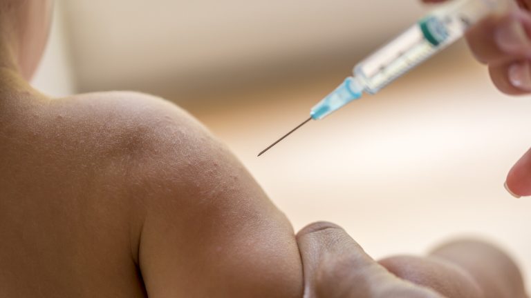 Florida elimina vaccinarea obligatorie a copiilor
