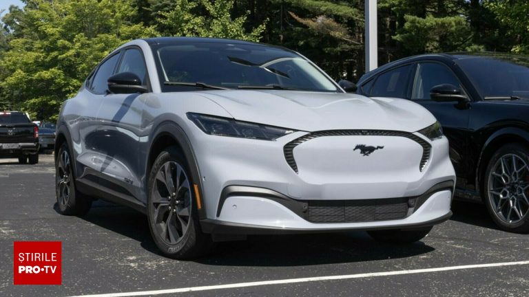 Ford recheamă 1,9 milioane vehicule din cauza problemei cu camera retrovizoare Ford recheama 1 9 milioane vehicule din cauza problemei cu camera retrovizoare