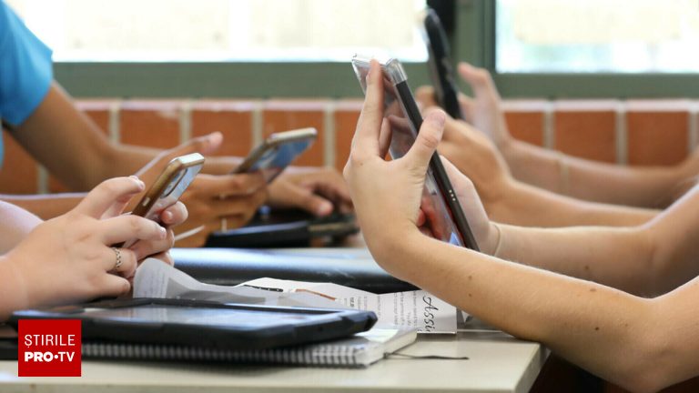 Suedia va interzice telefoanele mobile in scoli din 2026