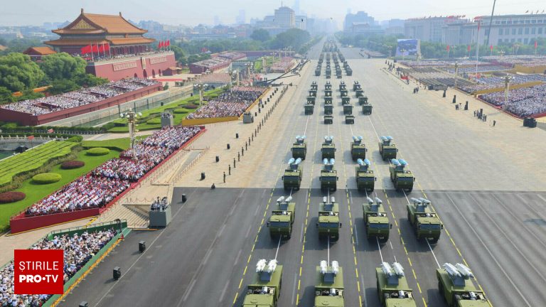 Xi Jinping la parada China este de neoprit