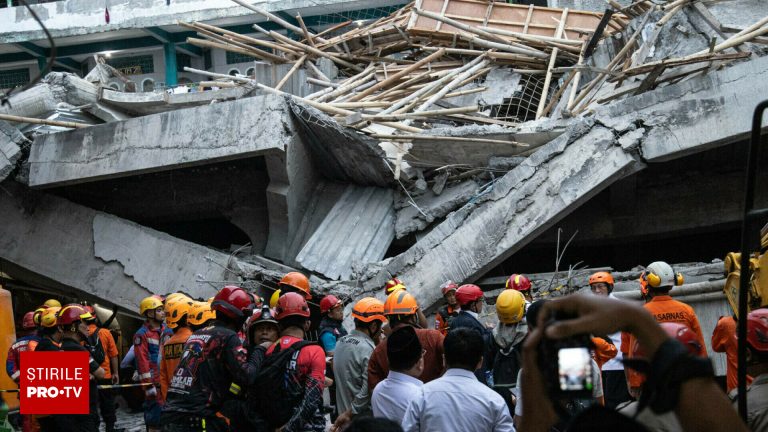 Cel puin 91 de elevi prini sub drmturi n Indonezia