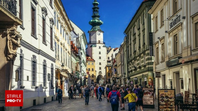Slovacia limiteaza viteza pietonilor la 6 km h