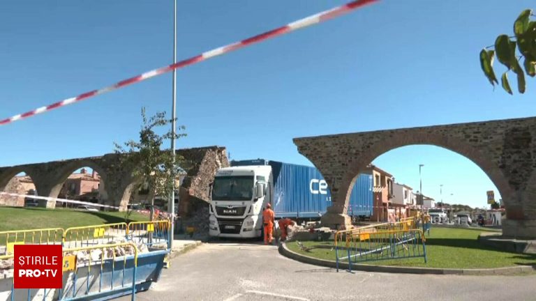 Șofer român de TIR distruge monument vechi din Spania Sofer roman de TIR distruge monument vechi din Spania