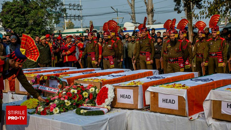 Explozie la o sectie de politie in Kashmir